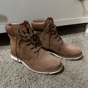 NEW Timberland Boots